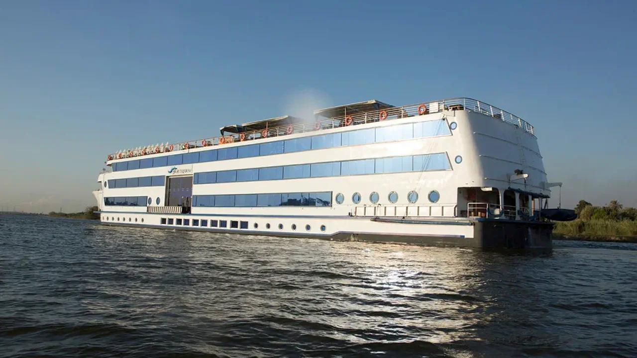 رحلة الباخرة بلو شادو I